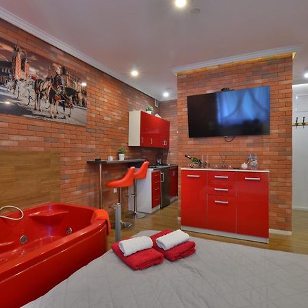 Jacuzzi Apartment Red كراكوفيا المظهر الخارجي الصورة
